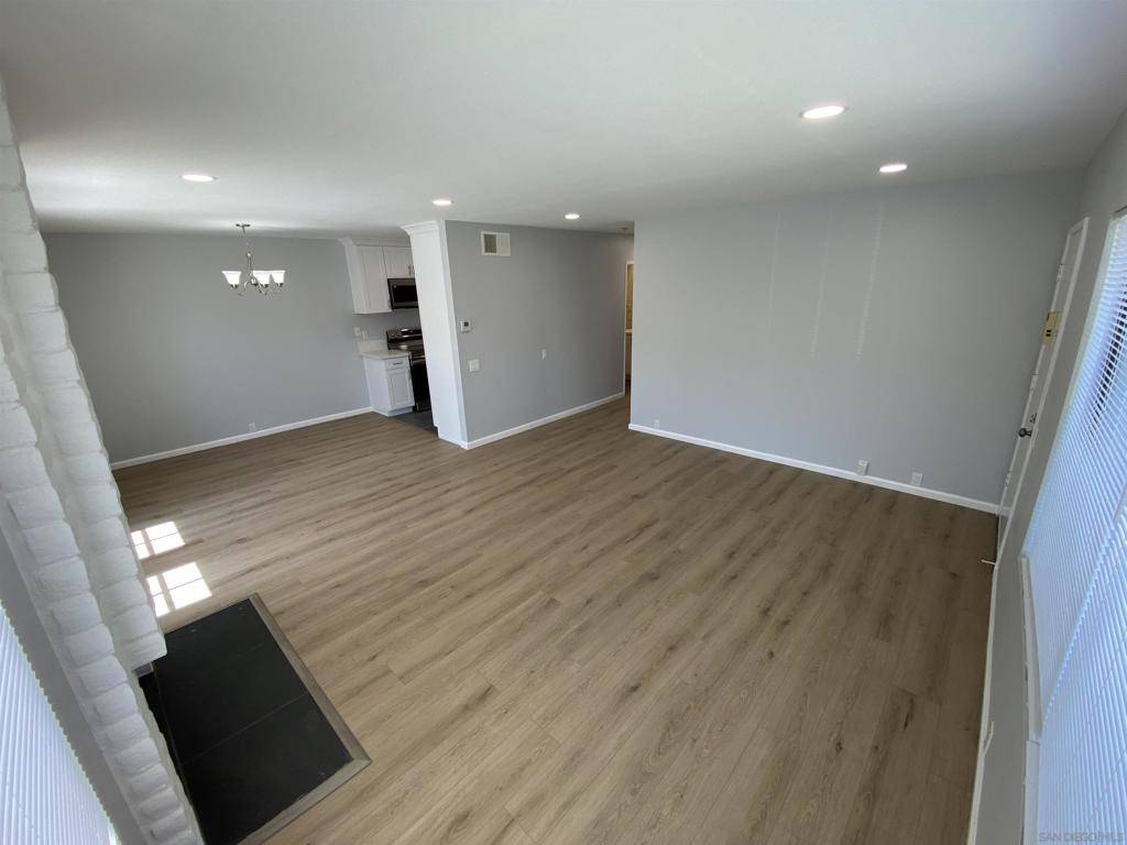 San Diego, CA 92122,7741 Camino Noguera #101
