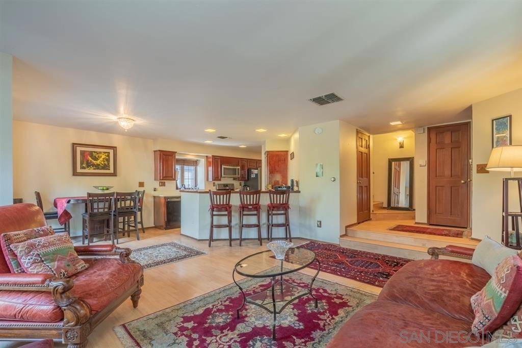La Jolla, CA 92037,8642 Villa La Jolla Dr #1