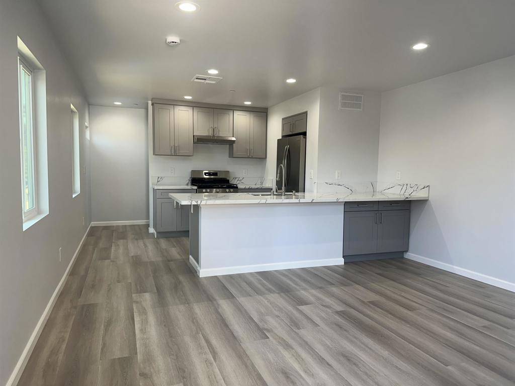 San Diego, CA 92105,3533 3535 37th ST