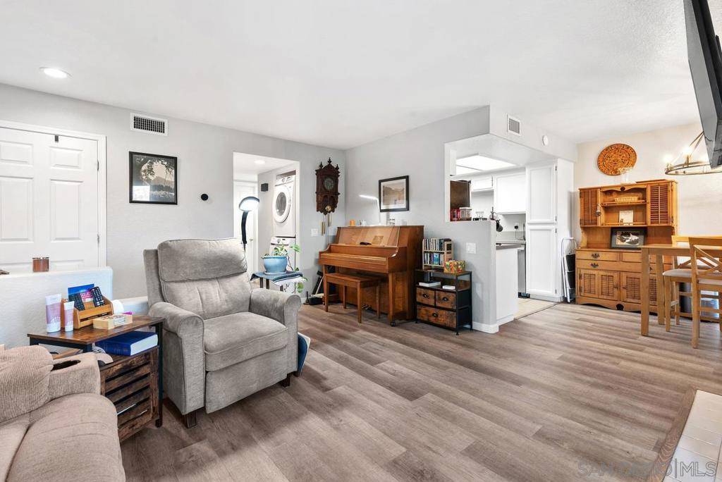 Poway, CA 92064,13975 Midland Rd