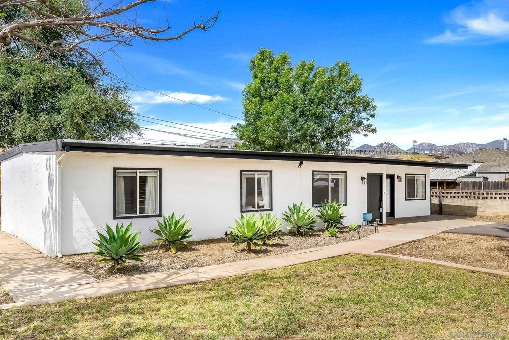 Lakeside, CA 92040,12244 Lakeshore Drive