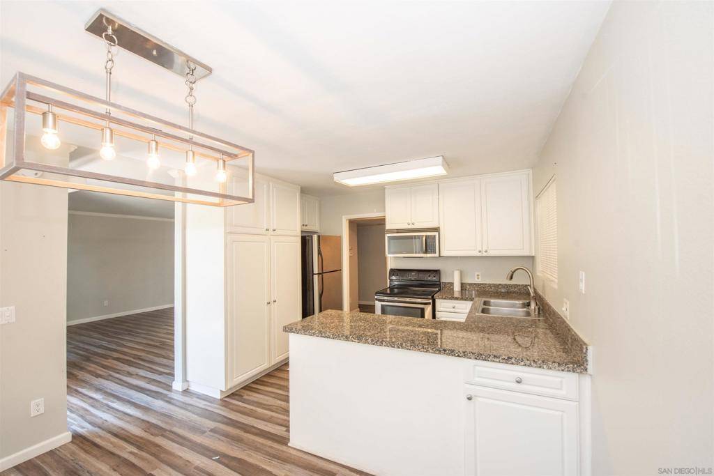 San Diego, CA 92127,17141 W BERNARDO DR