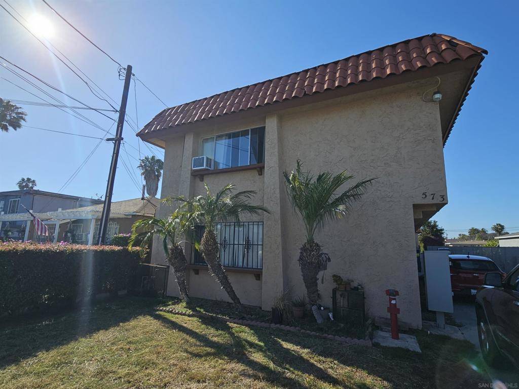 Chula Vista, CA 91910,573 Park Way  Apt 4