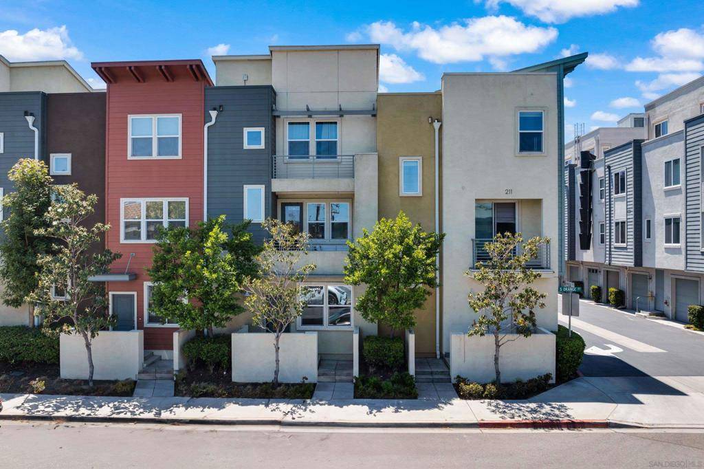 Escondido, CA 92025,211 S Orange St #104