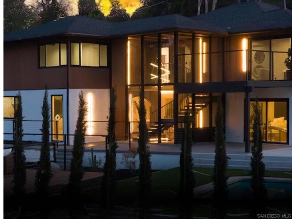 Vista, CA 92084,2101 Monte Vista