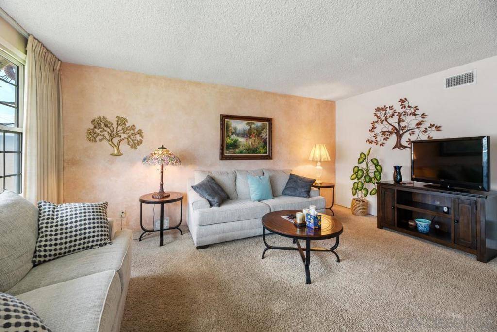 San Diego, CA 92111,3975 Anastasia St