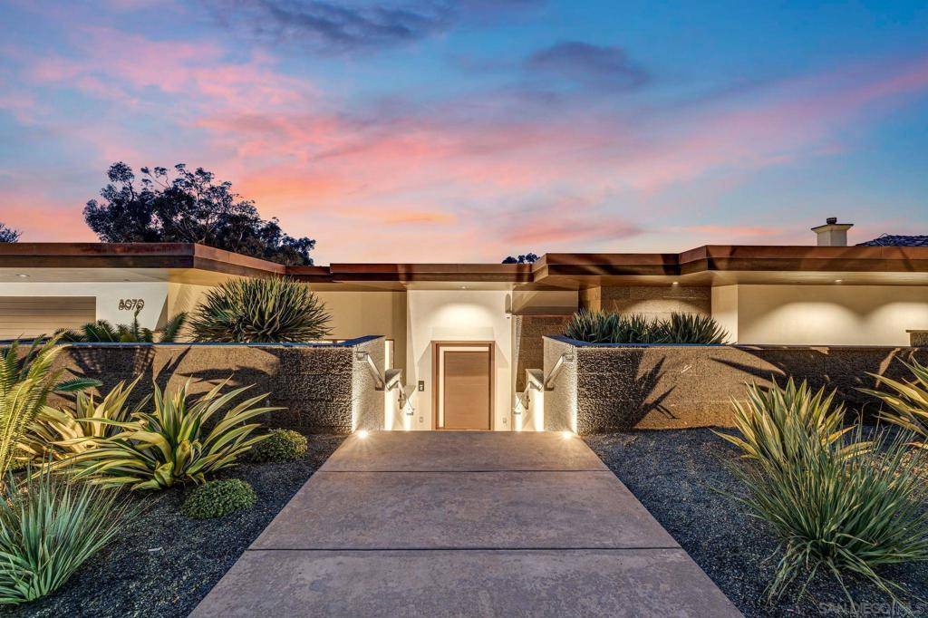 La Jolla, CA 92037,8070 La Jolla Scenic Dr N