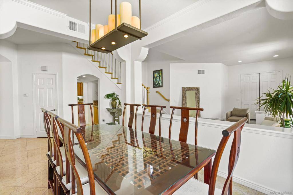 San Diego, CA 92130,5032 Manor Ridge Ln