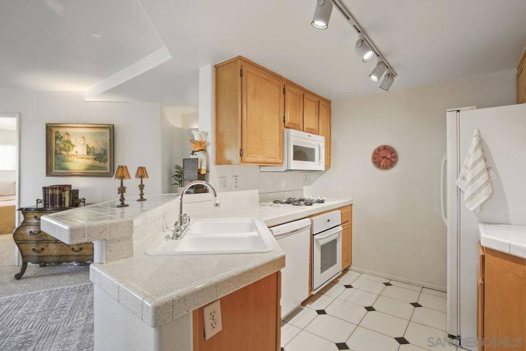 San Diego, CA 92131,11225 Affinity Ct #54
