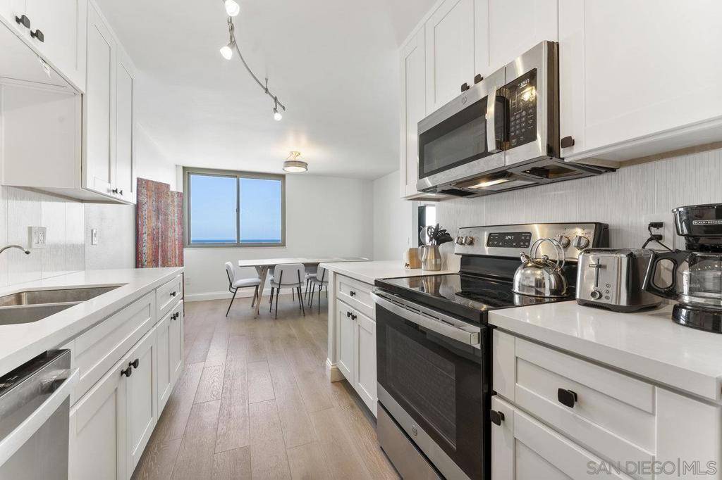 La Jolla, CA 92037,909 Coast Blvd #26
