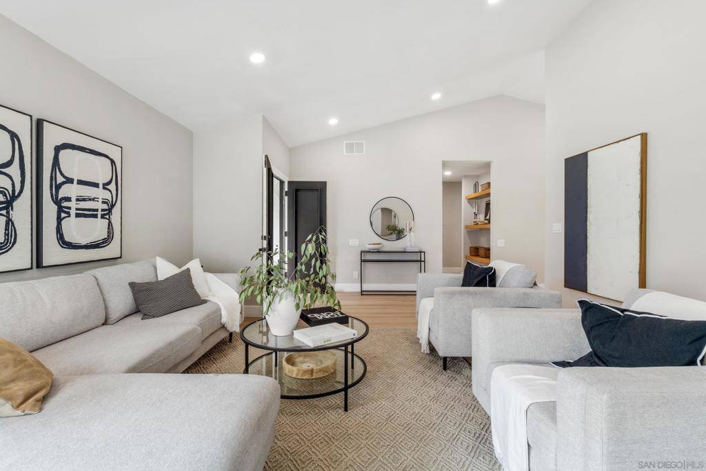 13072 Trigger St San Diego, CA 92129