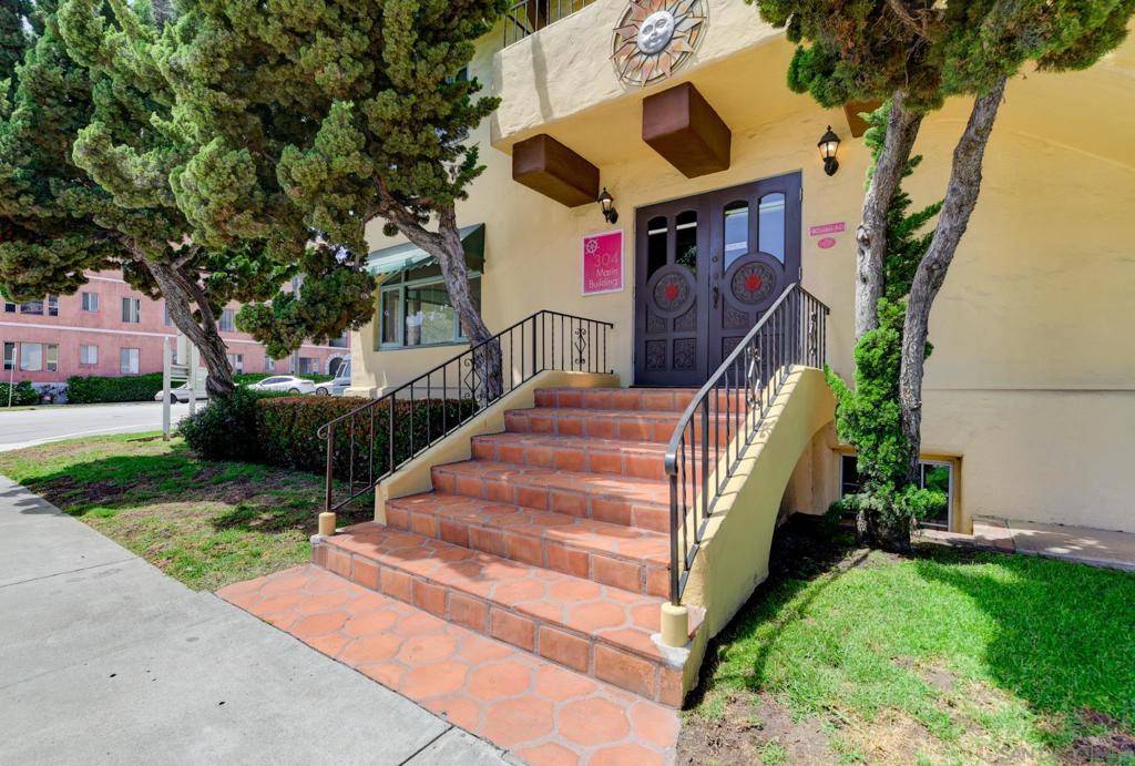 San Diego, CA 92101,304 Kalmia St