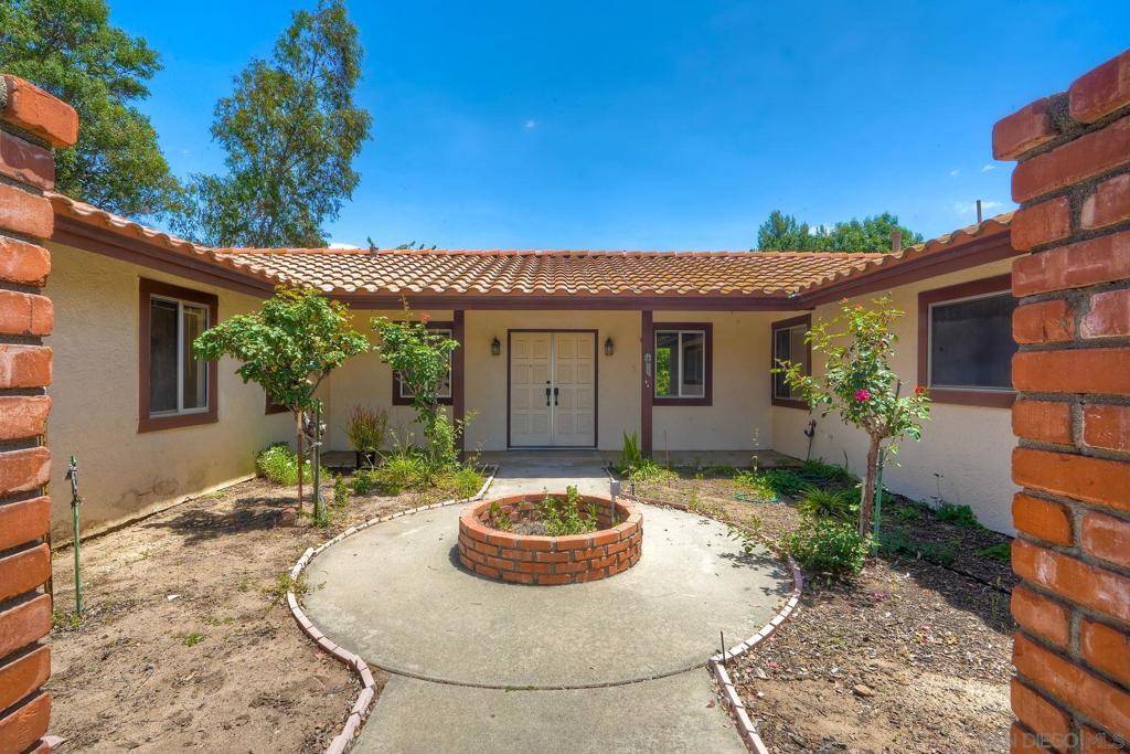 Ramona, CA 92065,24463 Del Amo Rd