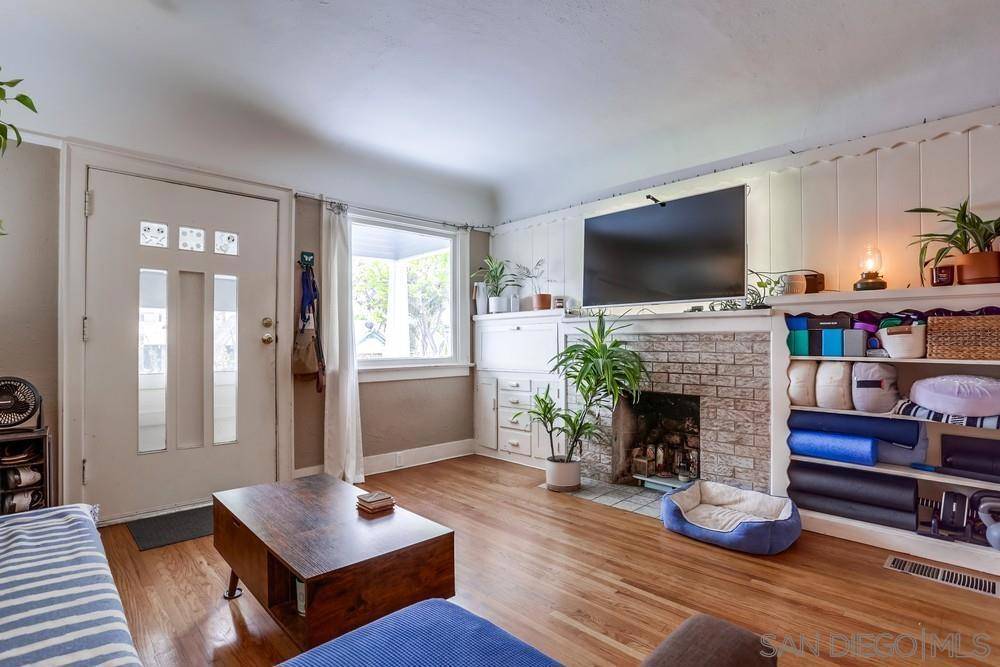 San Diego, CA 92102,1914  1916 Fern Street