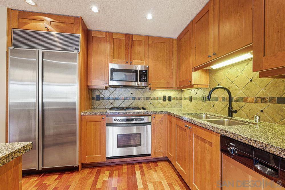 San Diego, CA 92101,700 W Harbor #608
