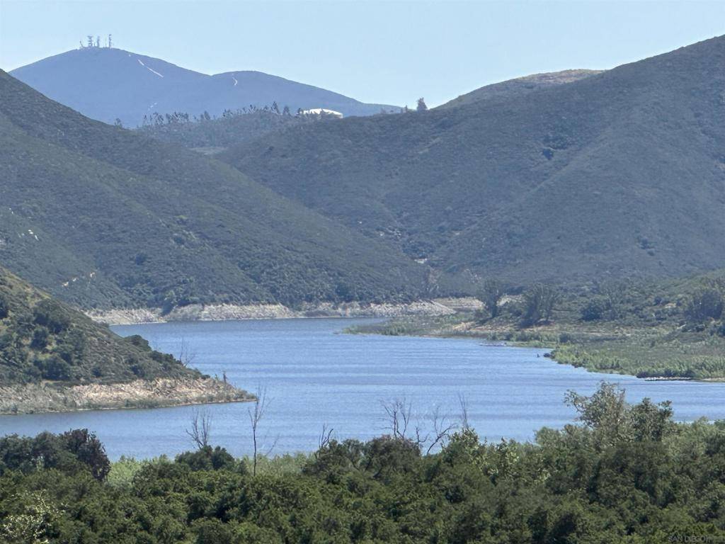 Escondido, CA 92029,9727 Kalmia Ln