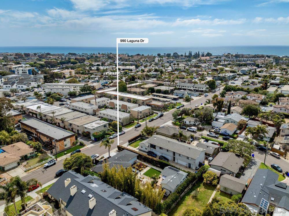 Carlsbad, CA 92008,990 92 Laguna Dr