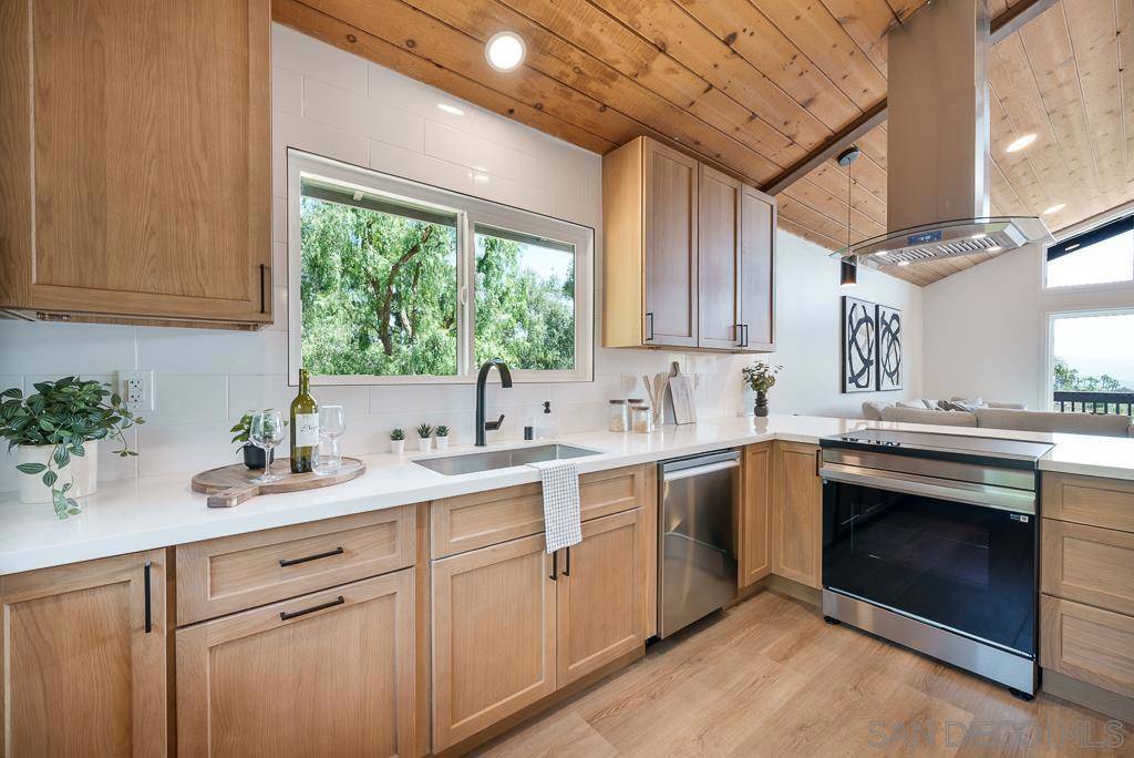 2927 Lawrence Ln Escondido, CA 92025