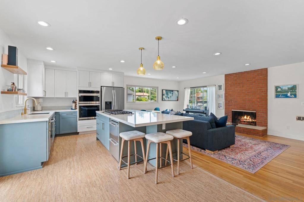 San Diego, CA 92109,1154 Sapphire Street