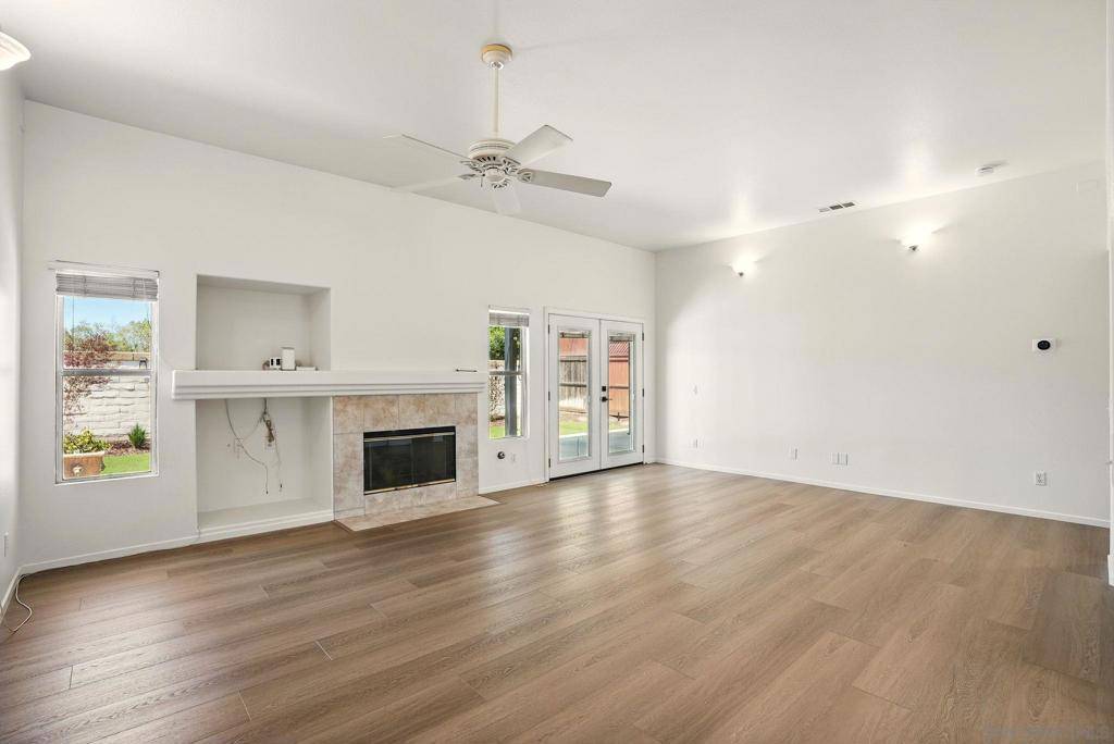 Oceanside, CA 92058,3948 Baja Vista