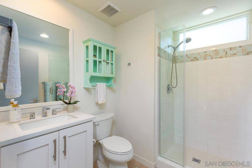2579 State Street Carlsbad, CA 92008