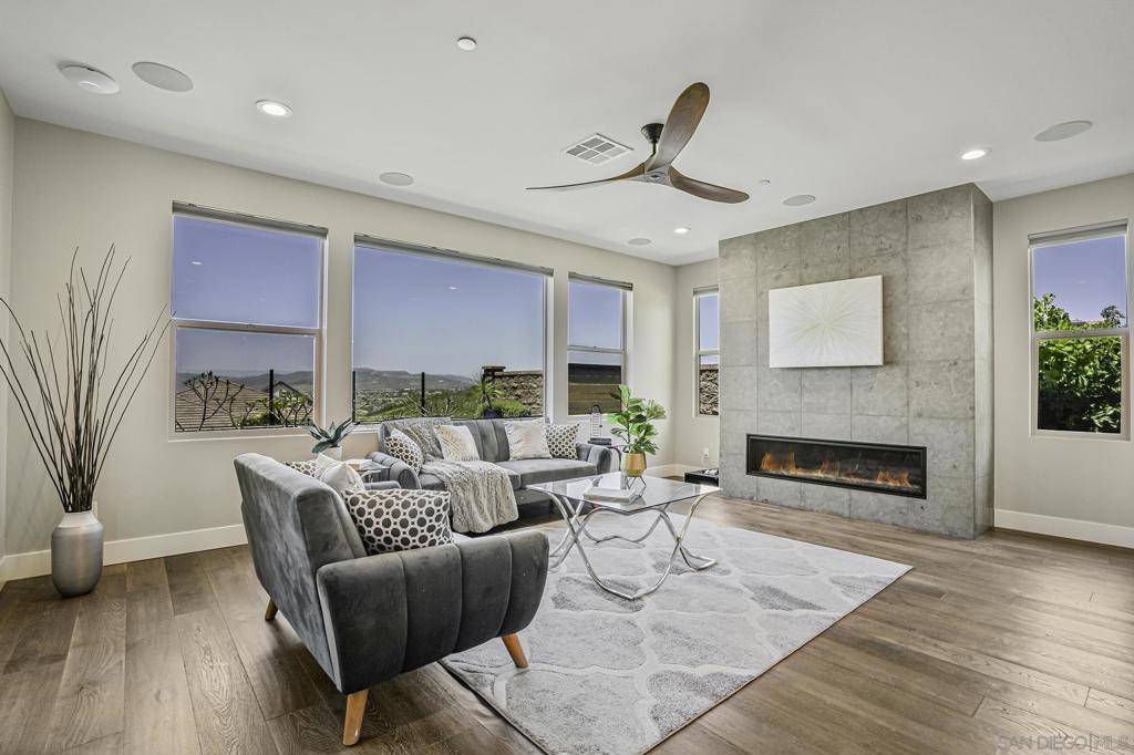 San Diego, CA 92127,15918 Sarah Ridge Rd.