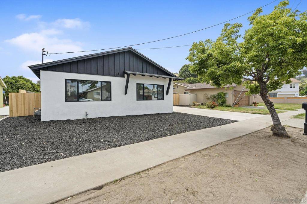Oceanside, CA 92054,3305 Carolyn Circle