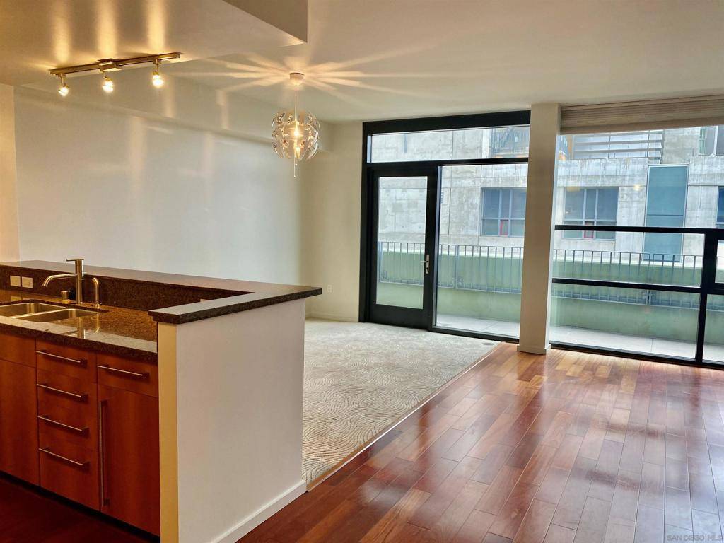 San Diego, CA 92101,350 11th Avenue #619