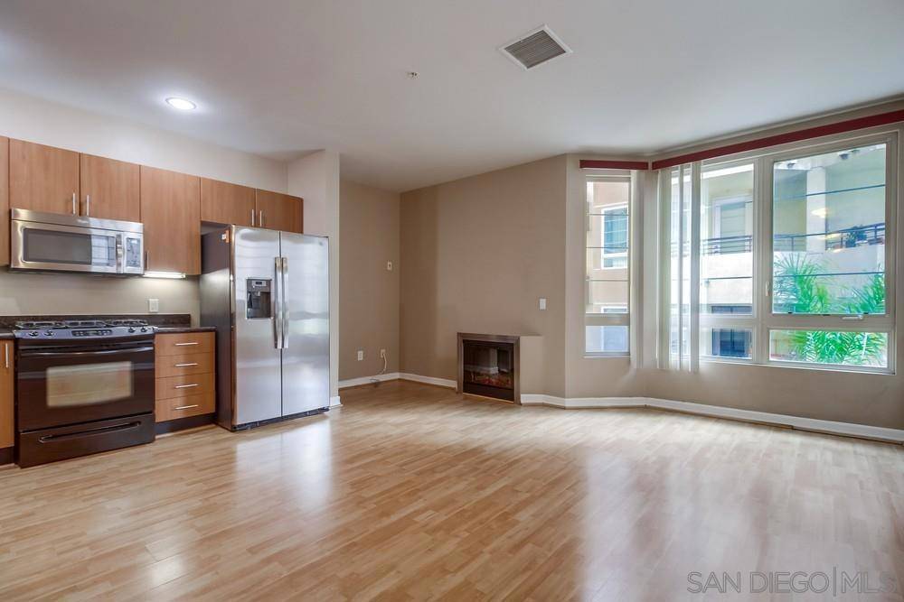 San Diego, CA 92101,1465 C Street #3311