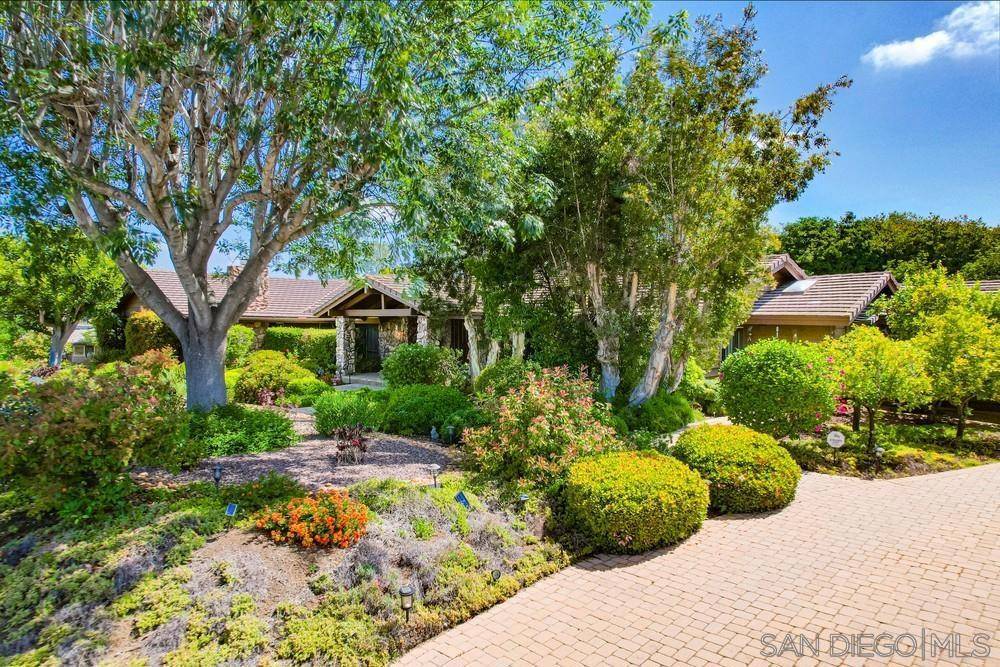 Poway, CA 92064,15943 Ranch Hollow Rd