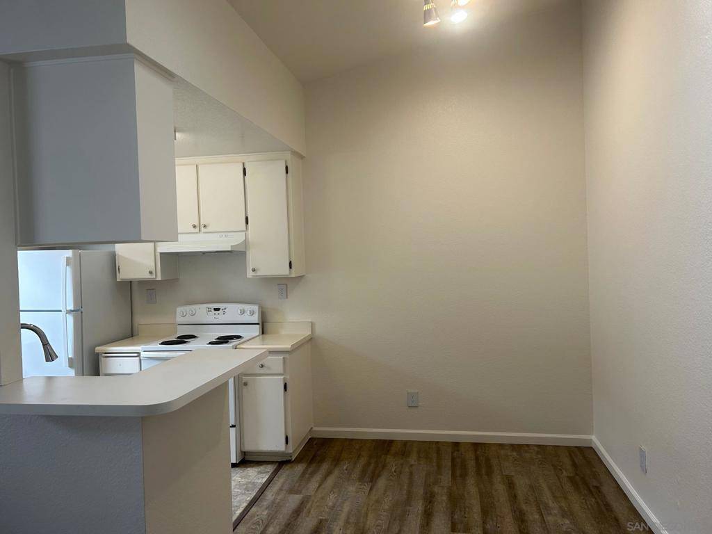 San Diego, CA 92104,3934 Hamilton Street