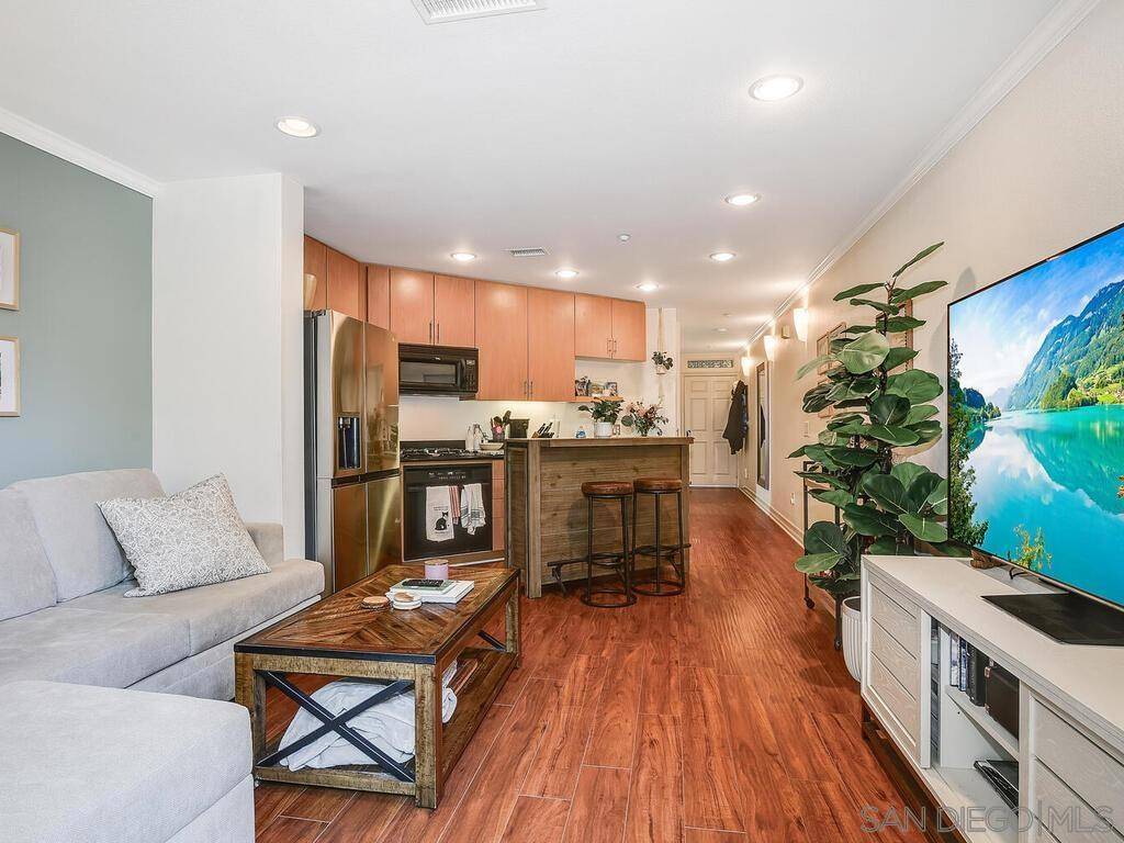 San Diego, CA 92101,1225 Island Ave #110