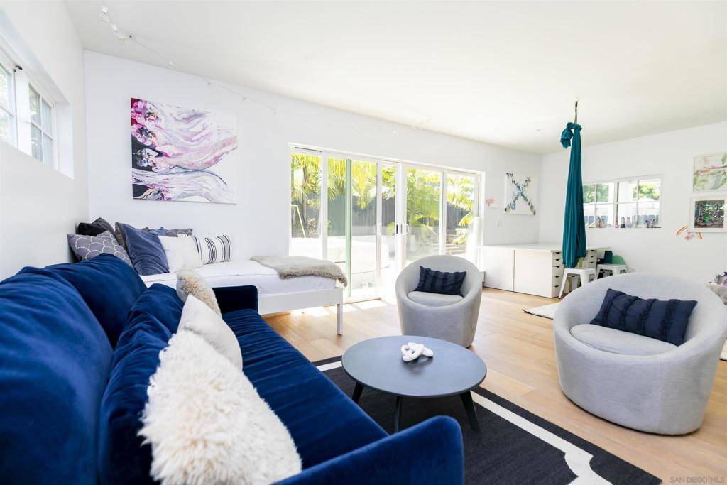 La Jolla, CA 92037,6429 Dowling Drive