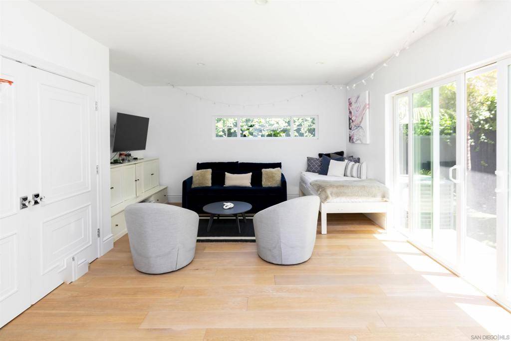 La Jolla, CA 92037,6429 Dowling Drive