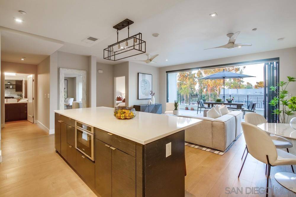 San Diego, CA 92103,2665 5th Avenue #403