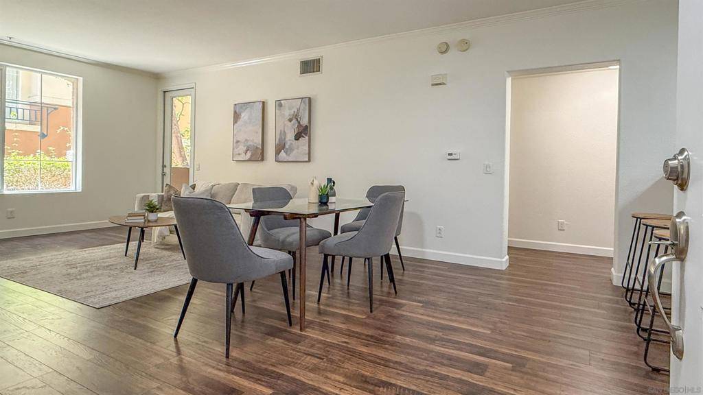 San Diego, CA 92130,12360 Carmel Country Rd #105