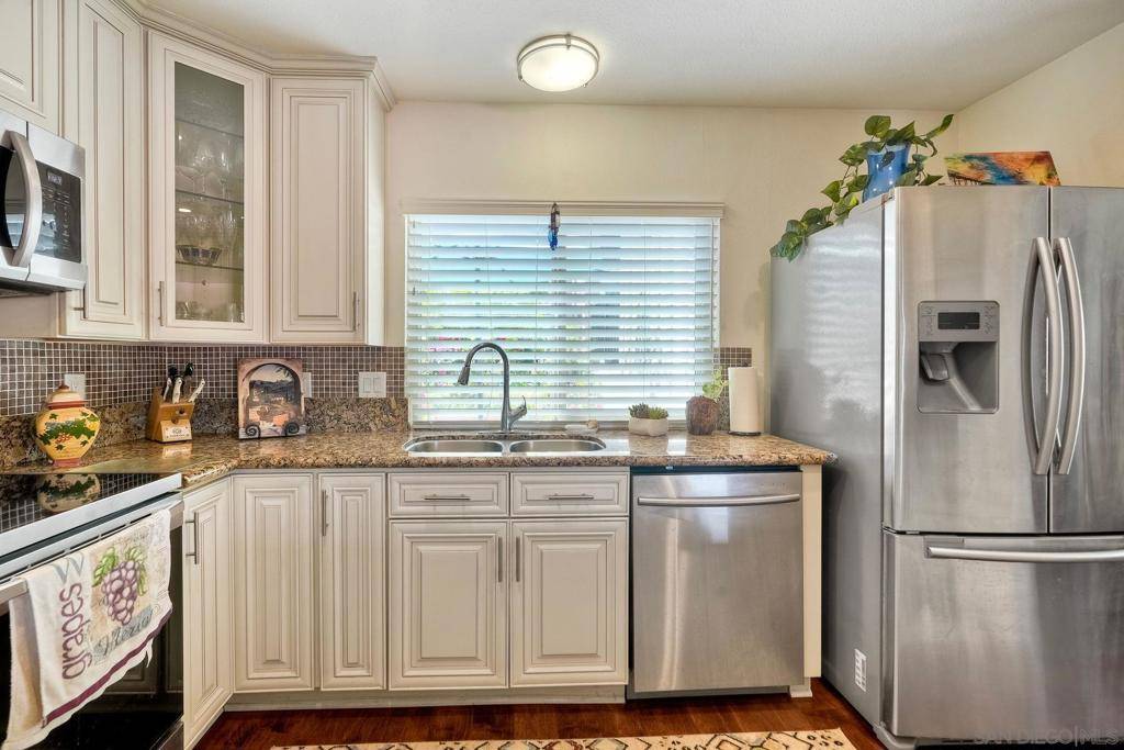 San Diego, CA 92128,17476 Plaza Cerado #88