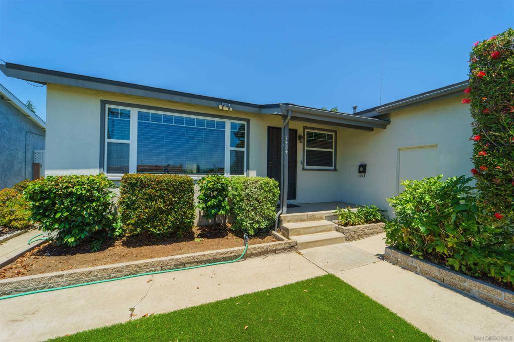 San Diego, CA 92111,7434 Salerno Street