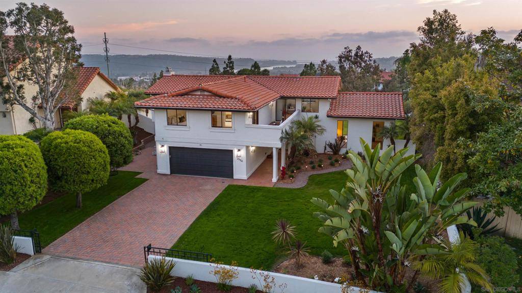 Carlsbad, CA 92009,2524 Luciernaga St