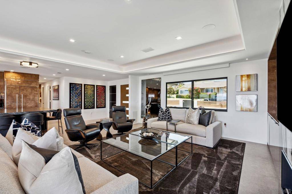 5560 Moonlight Lane La Jolla, CA 92037