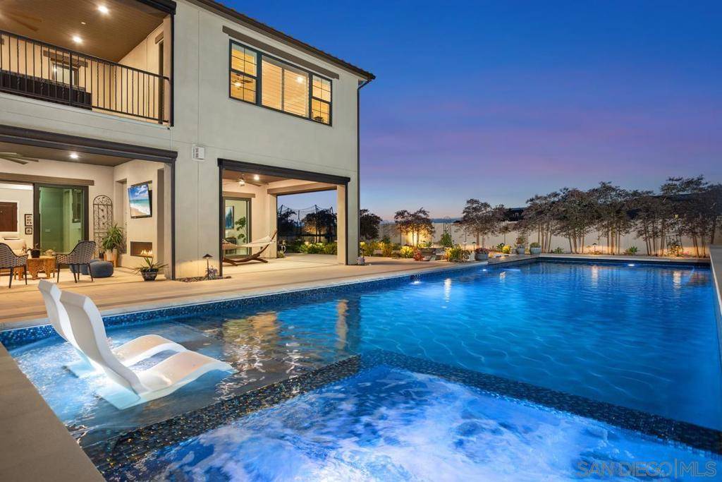 San Diego, CA 92127,8416 18 Hidden Cove Way