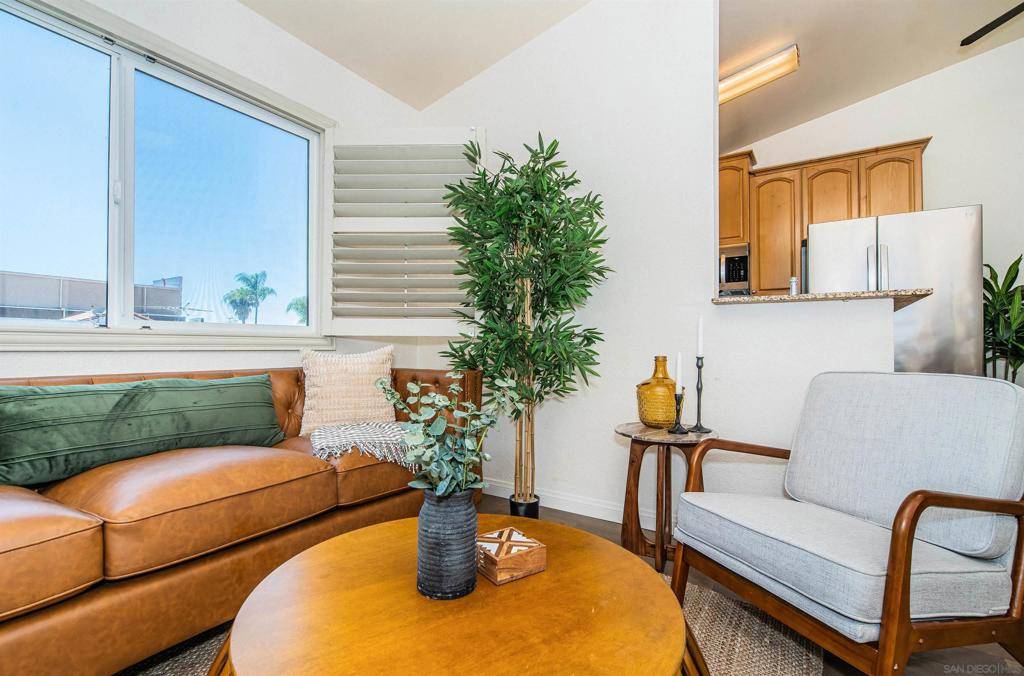San Diego, CA 92104,4353 Felton St #5