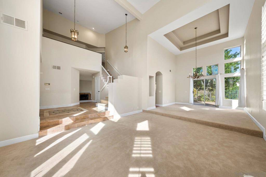 Escondido, CA 92029,3176 Via Montaneta