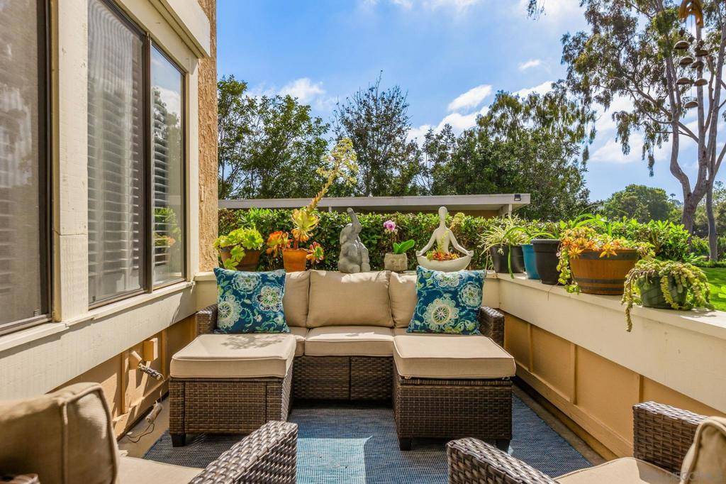 Carlsbad, CA 92011,867 Ginger Avenue
