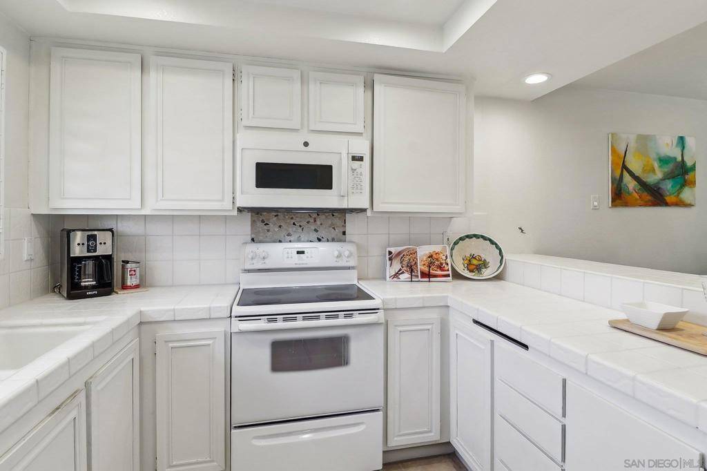 Carlsbad, CA 92009,1933 Alga Road #C