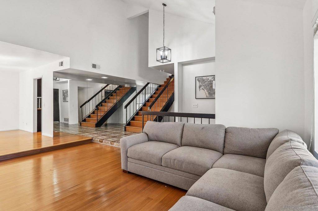 Chula Vista, CA 91910,712 Paseo Del Rey