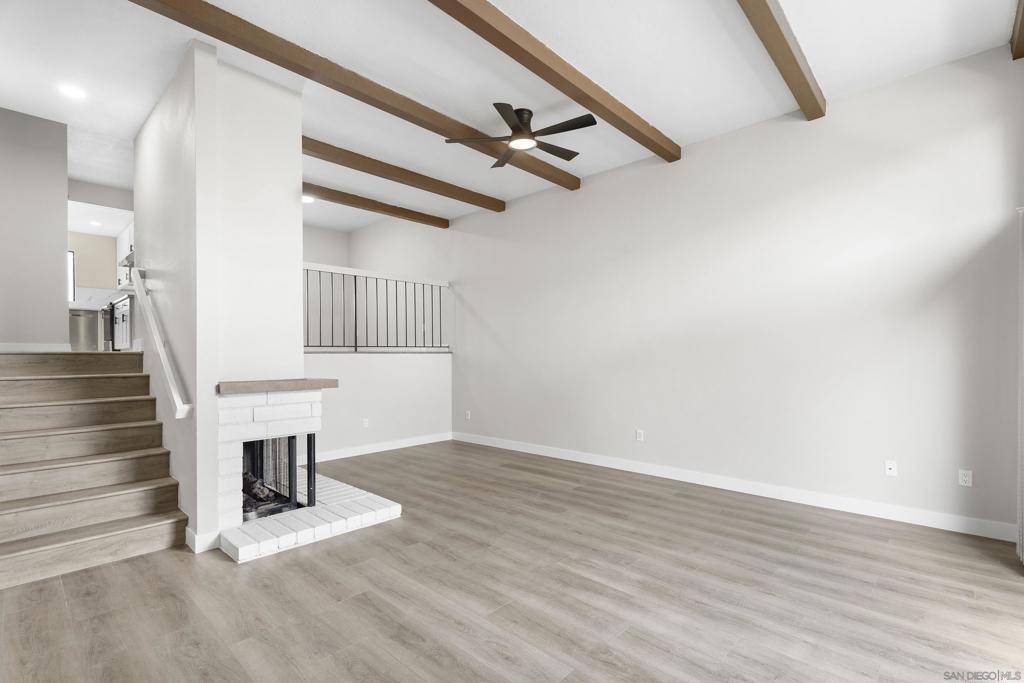 La Jolla, CA 92037,3878 La Jolla Village Dr