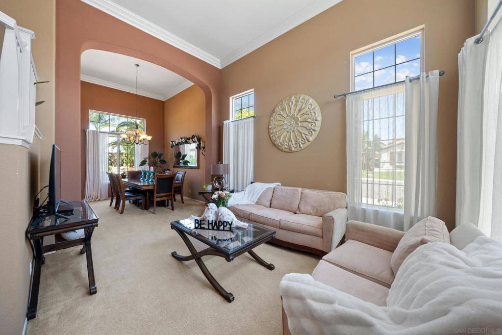Corona, CA 88888,7387 Carrollton Pl