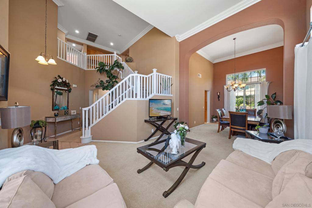 Corona, CA 88888,7387 Carrollton Pl