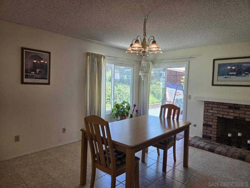 Santee, CA 92071,9343 Lake Hill Rd.